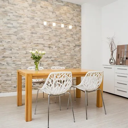 Apartment Stylish At Station