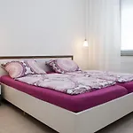 Stylish At Station Apartment Dusseldorf