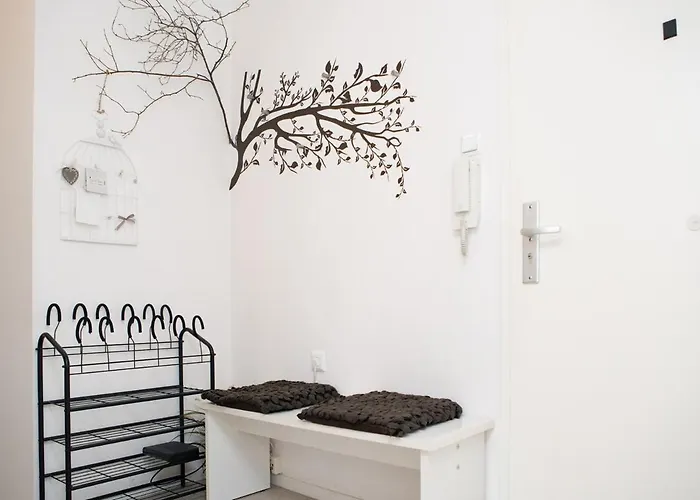 Stylish At Station * Düsseldorf